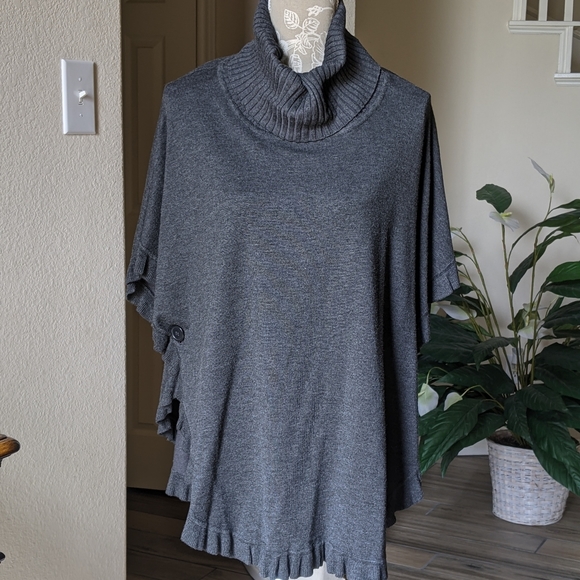 NWT Grey Knit Poncho sz L - Picture 1 of 6